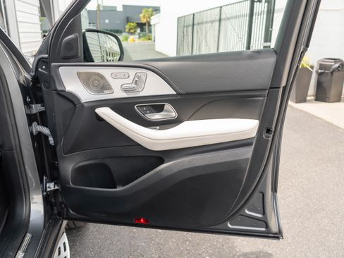 Used 2023 Mercedes-Benz GLE 580 4MATIC image 25