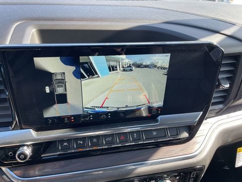 Used 2025 GMC Sierra 1500 SLT w/ SLT Premium Plus Package image 13