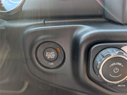 Used 2022 Jeep Wrangler Unlimited Sahara w/ Cold Weather Group AWD/4WD image 26