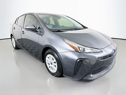 Used 2022 Toyota Prius LE FWD image 3