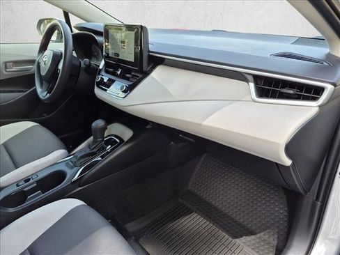 Used 2025 Toyota Corolla LE w/ LE Premium Package FWD image 20