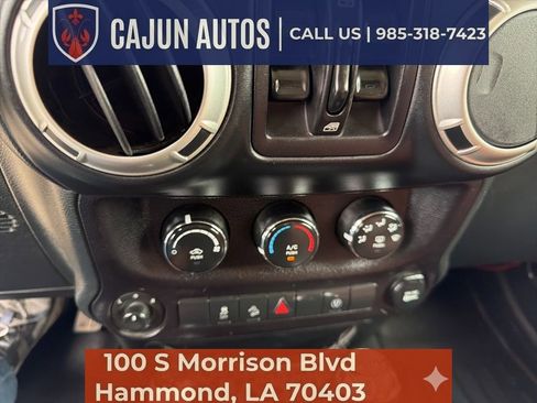 Used 2018 Jeep Wrangler Unlimited Sahara AWD/4WD image 25