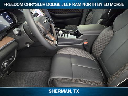 New 2025 Jeep Grand Cherokee Summit w/ Obsidian Package AWD/4WD image 8