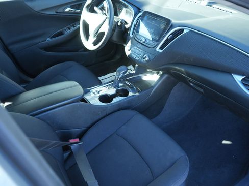 Used 2024 Chevrolet Malibu LT image 8