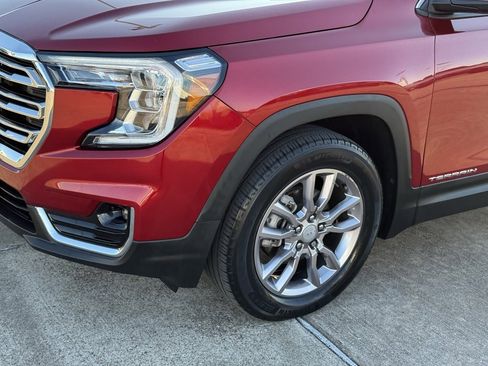 Used 2022 GMC Terrain SLT w/ Infotainment Package II image 2