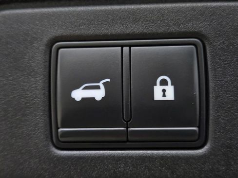 Certified 2022 Nissan Pathfinder SV w/ SV Premium Package image 11