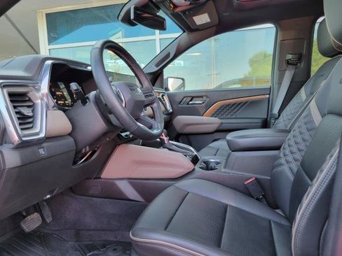Used 2023 GMC Canyon Denali AWD/4WD image 13