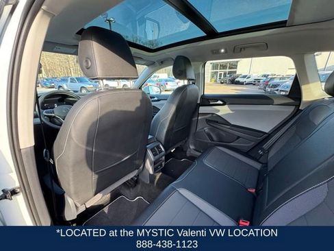 Certified 2023 Volkswagen Taos SE w/ Panoramic Sunroof Package image 13