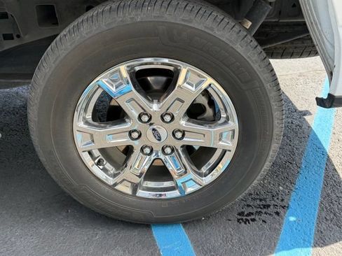 Used 2021 Ford F150 Lariat RWD image 5