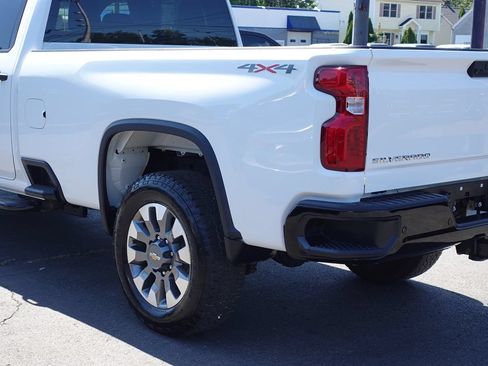 Used 2025 Chevrolet Silverado 2500 Custom w/ Custom Value Package AWD/4WD image 10