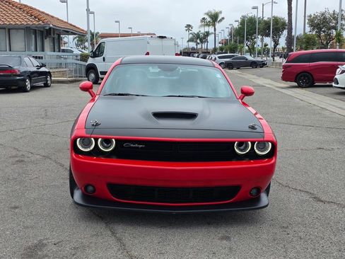 Used 2021 Dodge Challenger R/T w/ T/A Package image 2