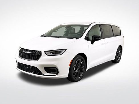 New 2026 Chrysler Pacifica Select image 3
