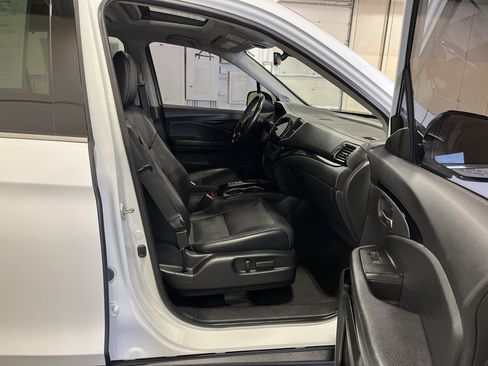 Used 2020 Honda Pilot Touring image 34