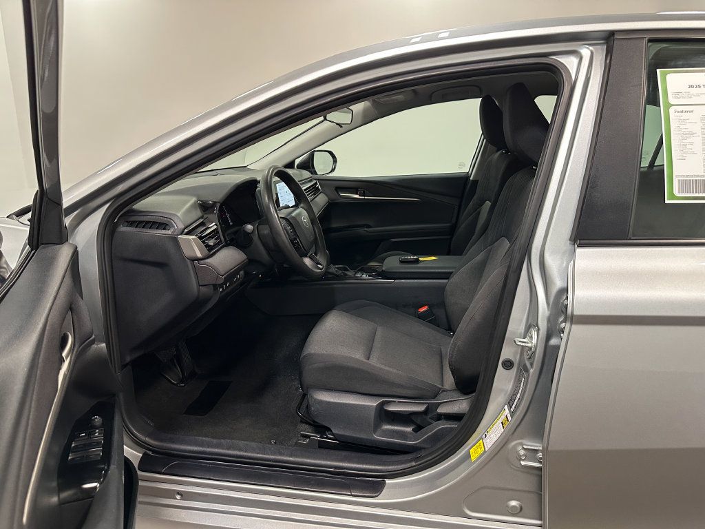 Used 2025 Toyota Camry LE FWD image 60