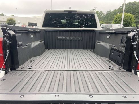 Used 2025 Toyota Tacoma TRD Off-Road AWD/4WD image 9