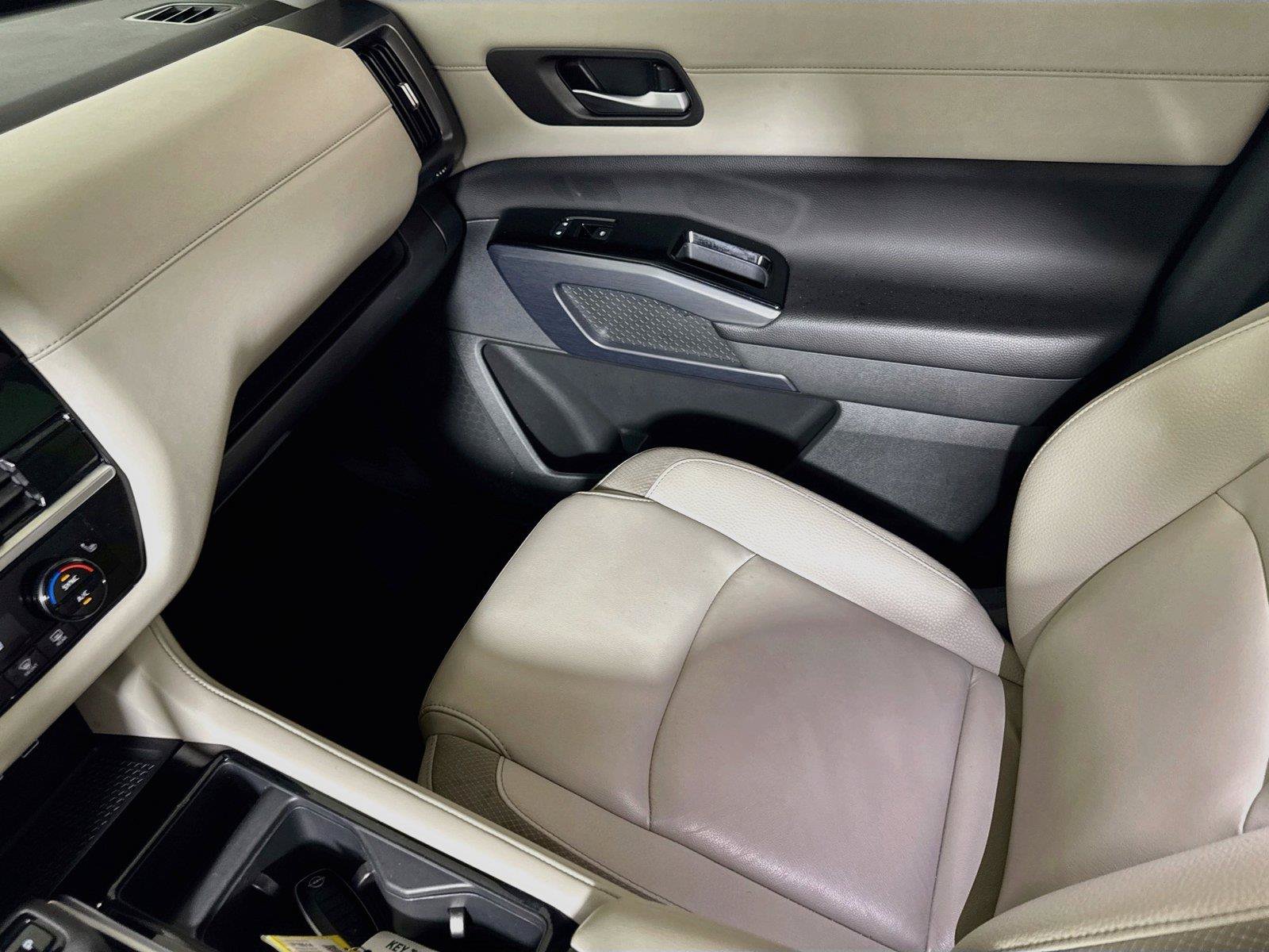 Used 2025 Nissan Pathfinder SL FWD image 21