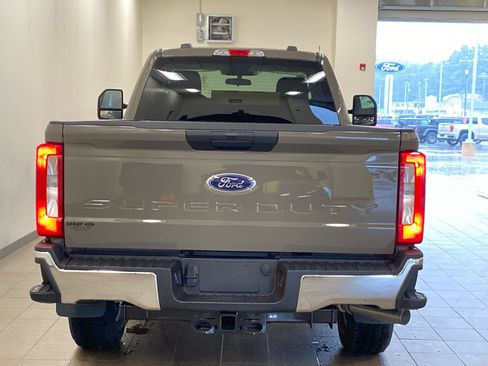 New 2026 Ford F250 XLT w/ FX4 Off-Road Package AWD/4WD image 6