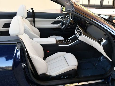 Used 2024 BMW M440i Convertible w/ Premium Package image 60