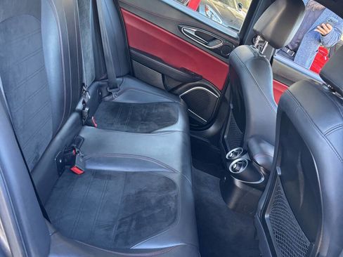 Used 2018 Alfa Romeo Giulia Quadrifoglio w/ Driver Assist Dynamic Package image 24