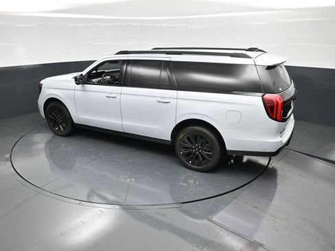 Used 2025 Ford Expedition Max Platinum w/ Stealth Appearance Package image 46