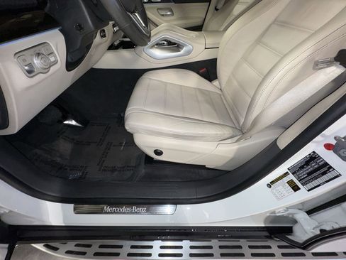 Used 2020 Mercedes-Benz GLE 580 GLE 580 w/ Parking Assist Package image 18