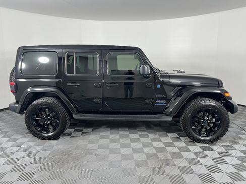 Used 2024 Jeep Wrangler Sahara w/ Technology Group image 13