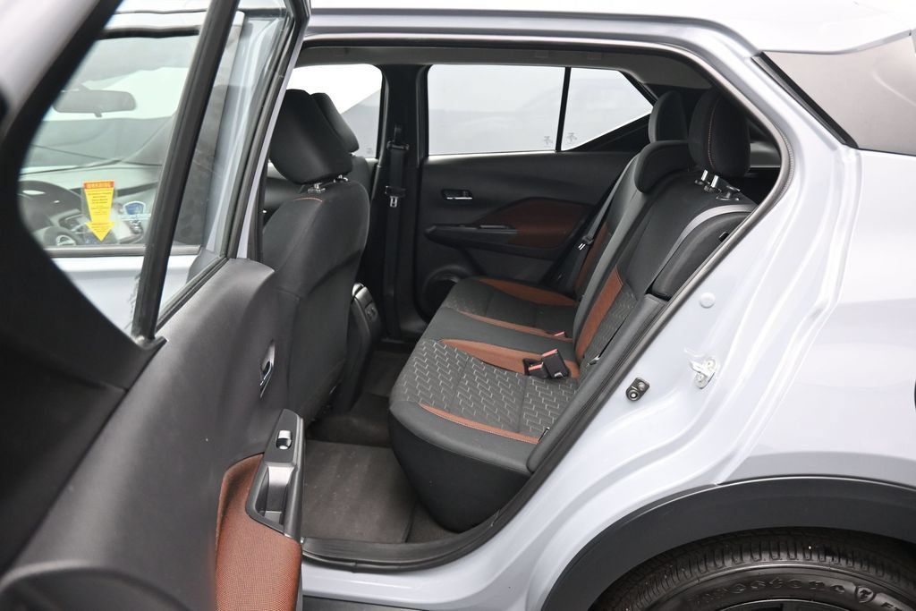 Used 2023 Nissan Kicks SR FWD image 32