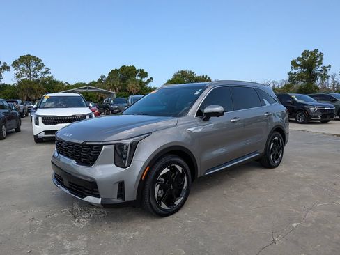 Certified 2025 Kia Sorento SX Prestige AWD/4WD image 4