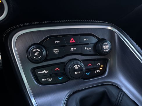 Used 2016 Dodge Challenger R/T Scat Pack RWD image 16