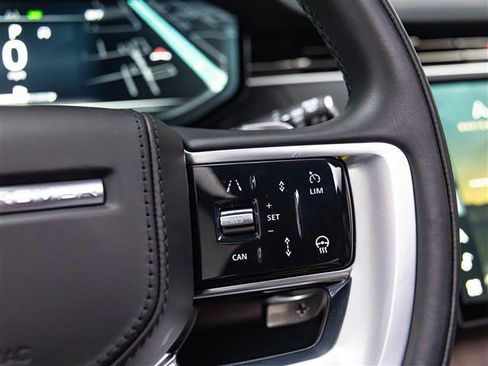 Used 2025 Land Rover Range Rover SE AWD/4WD image 22