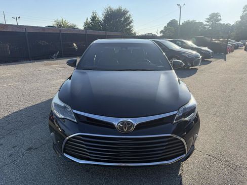 Used 2018 Toyota Avalon XLE FWD image 2