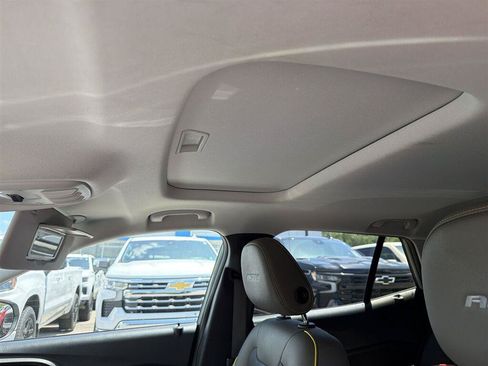 Used 2025 Chevrolet Trax ACTIV w/ Sunroof Package FWD image 16