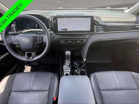 Used 2025 Toyota Camry XLE FWD image 7