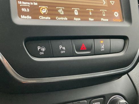 Used 2023 Jeep Cherokee Altitude Lux image 26