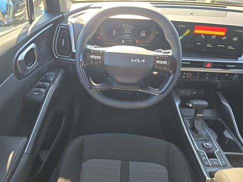 New 2026 Kia Sorento LX image 15