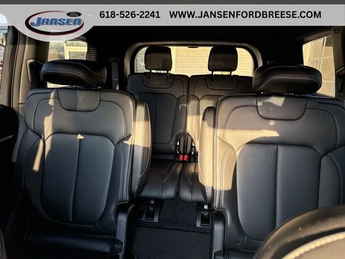 Used 2025 Jeep Grand Cherokee L Limited w/ Black Appearance Package AWD/4WD image 14