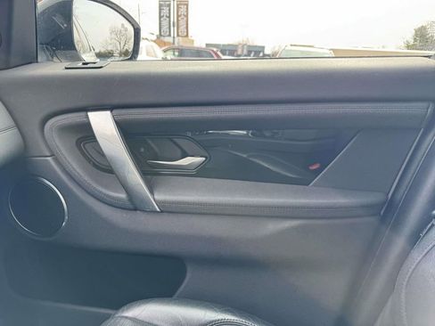 Used 2021 Land Rover Discovery Sport S image 31