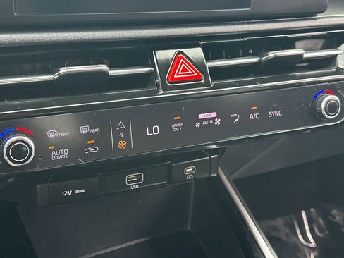 Used 2023 Kia Niro LX FWD image 20