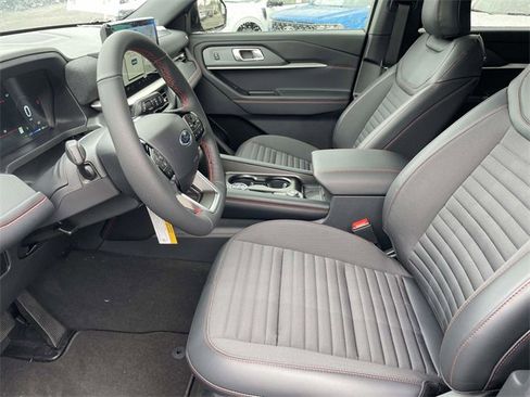 New 2026 Ford Explorer ST-Line w/ ST-Line Street Pack image 8