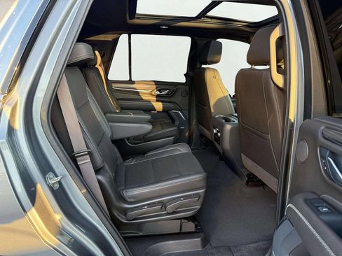 Used 2021 GMC Yukon Denali w/ Denali Premium Package image 14