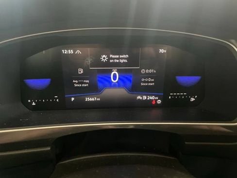 Certified 2023 Volkswagen Tiguan SE w/ Panoramic Sunroof Package AWD/4WD image 21