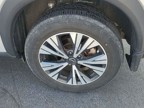 Certified 2023 Nissan Rogue SV FWD image 10