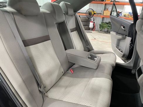 Used 2014 Toyota Camry LE FWD image 18