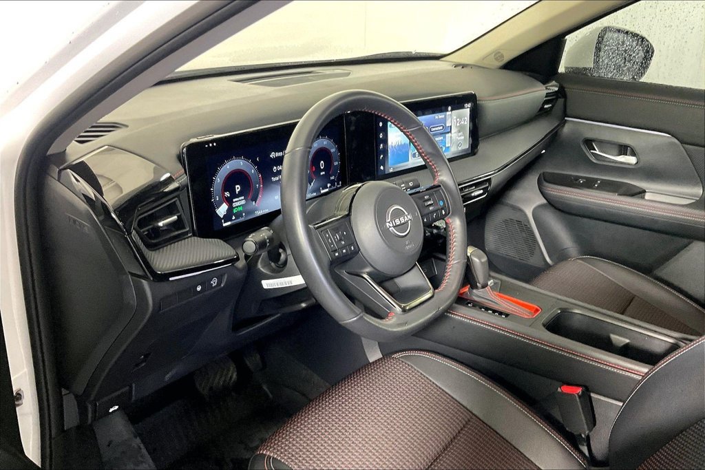 Used 2025 Nissan Kicks SR FWD image 15