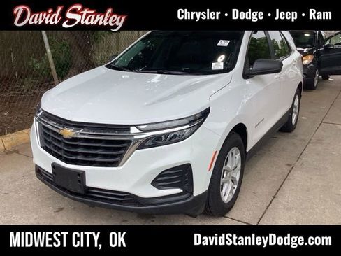 Used 2023 Chevrolet Equinox LS w/ LS Convenience Package FWD image 1