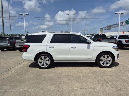 Certified 2024 Ford Expedition Platinum RWD image 17