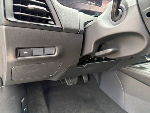 New 2026 Nissan Sentra SR w/ Floor Mat Package FWD image 18