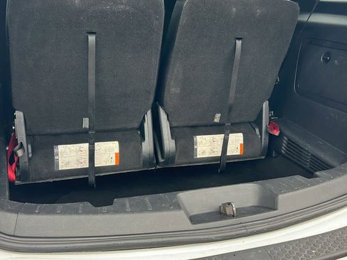 Used 2017 Ford Explorer XLT w/ Equipment Group 202A AWD/4WD image 27