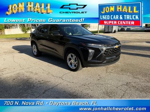 Used 2024 Chevrolet Trax LS w/ LS Convenience Package FWD image 1