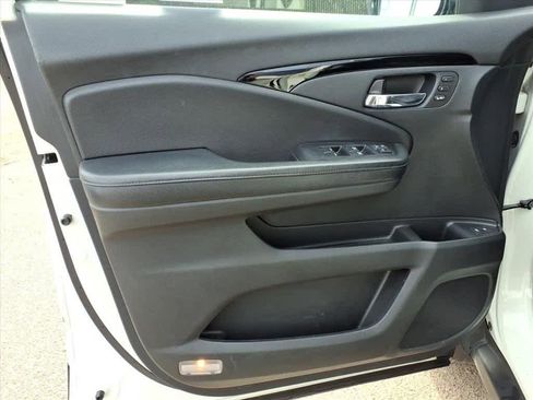 Used 2018 Honda Pilot Touring image 13